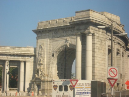 Sightseeing Tours, Travel Packages and Day Trips from Tours4Fun.com